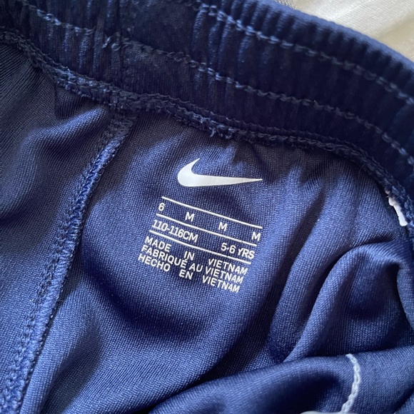 Nike Short Set - Picture 3 of 3